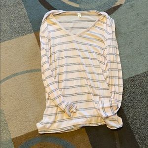 B. P long sleeve longer tee